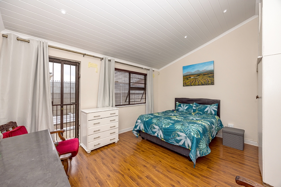 To Let 4 Bedroom Property for Rent in Townsend Estate Western Cape